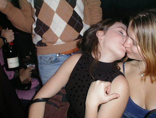 Kissing a girl 1 