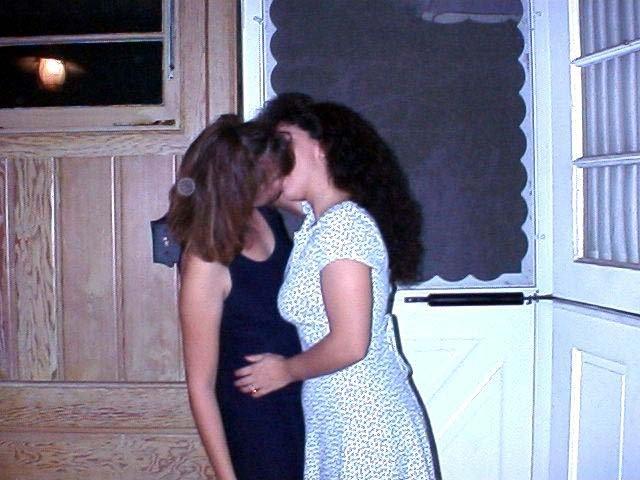 Kissing a girl 2 