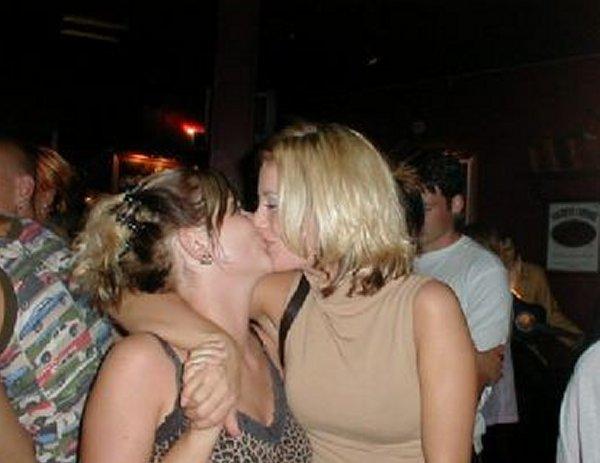 Kissing a girl 1 