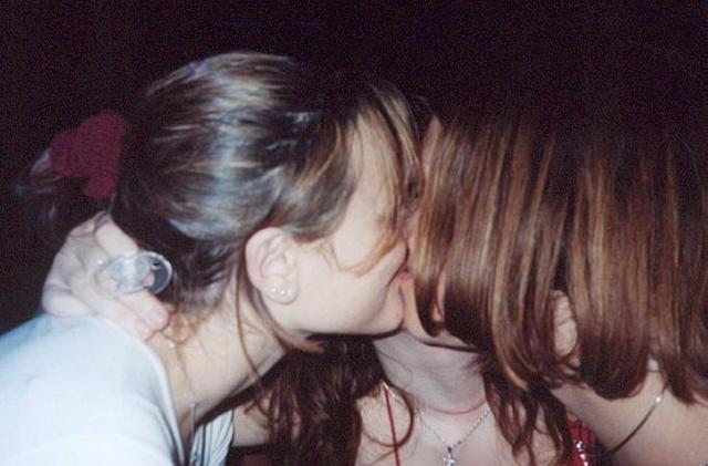 Kissing a girl 2 