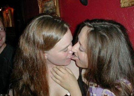 Kissing a girl 1 