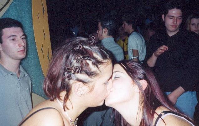 Kissing a girl 2 