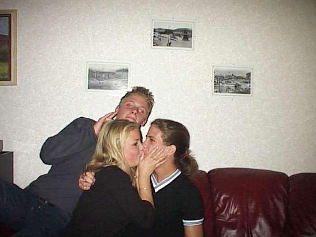 Kissing a girl 2 