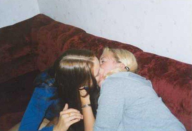 Kissing a girl 2 