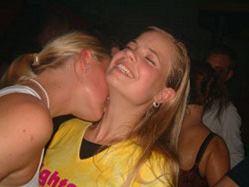 Kissing a girl 1 