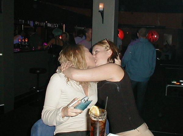 Kissing a girl 1 