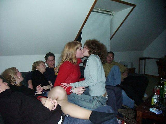 Kissing a girl 2 