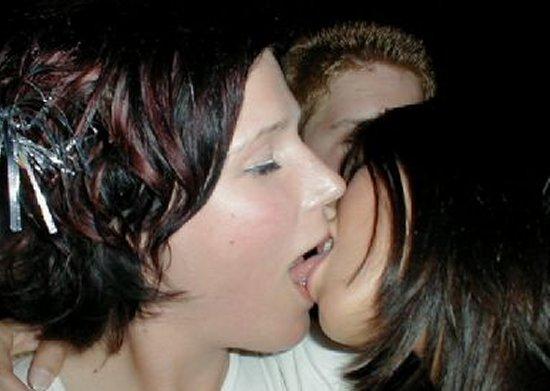 Kissing a girl 1 