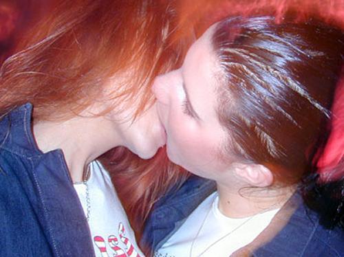 Kissing a girl 1 