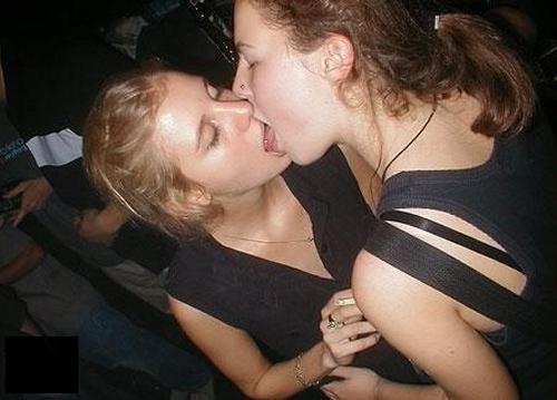 Kissing a girl 1 