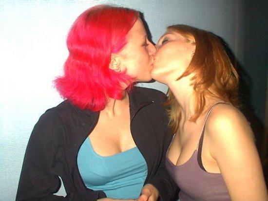 Kissing a girl 1 