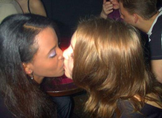 Kissing a girl 1 