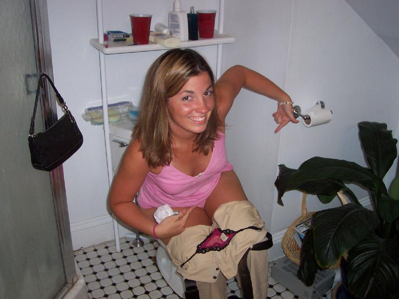 Young amateurs peeing - pissing in party home no.02
