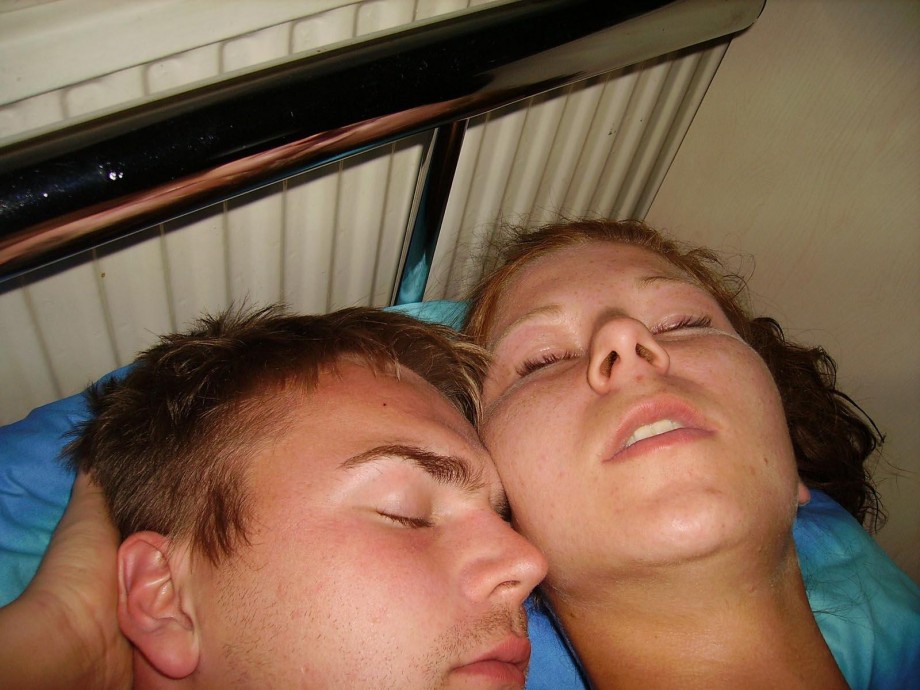 Young amateur couple having some naughy fun 