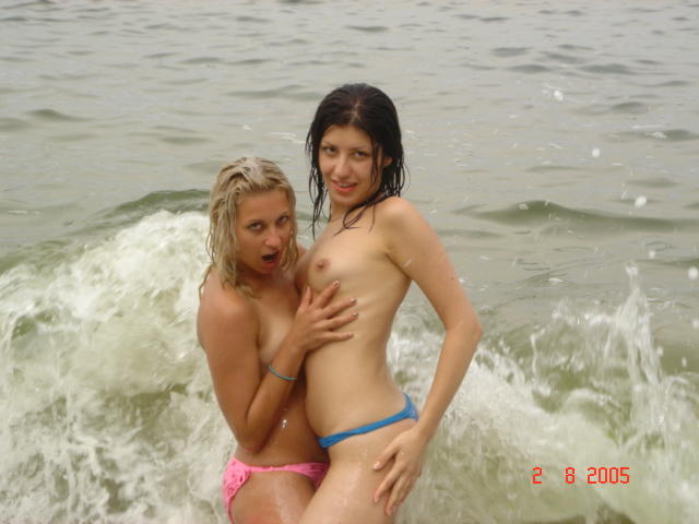 Young amateurs girl at beach