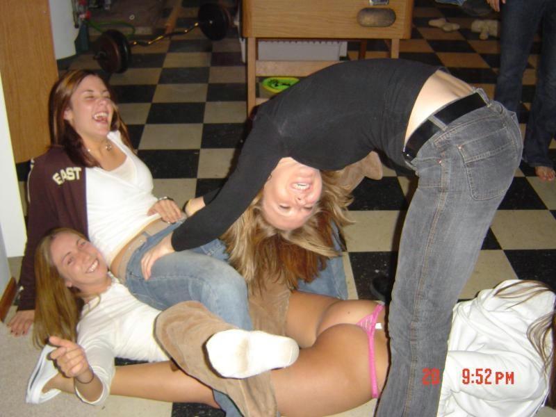 Drunk party girls 