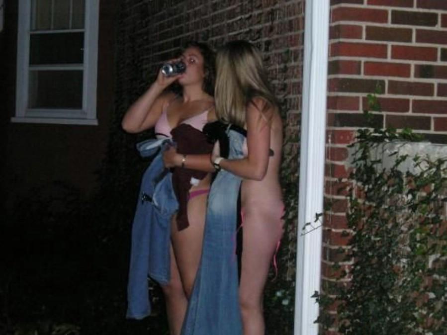 Drunk party girls 