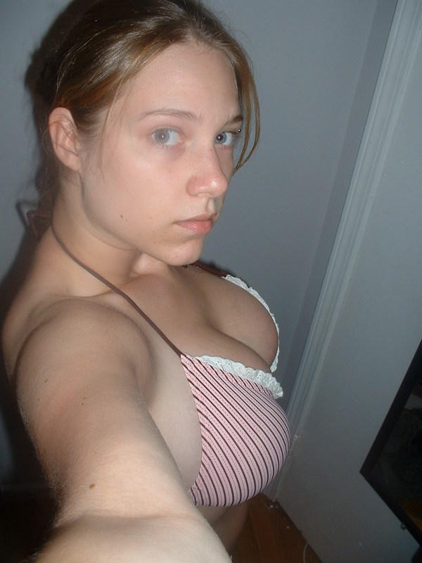 Amateur girl with big tits love bondage