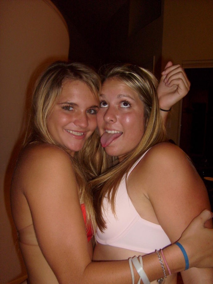 Sexy and drunk college girls get naked at party 