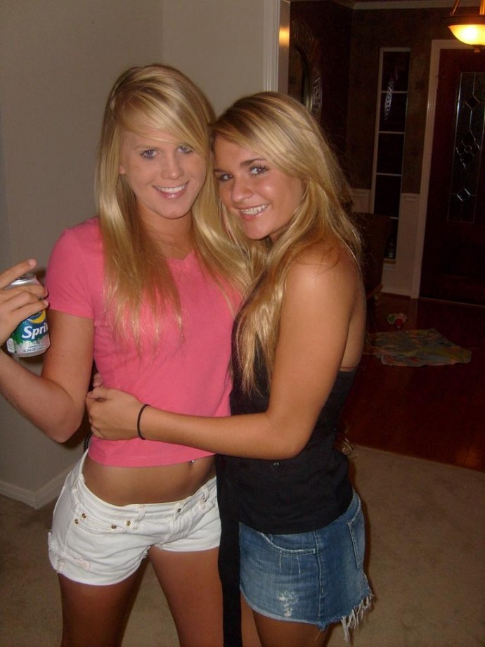 Sexy and drunk college girls get naked at party 