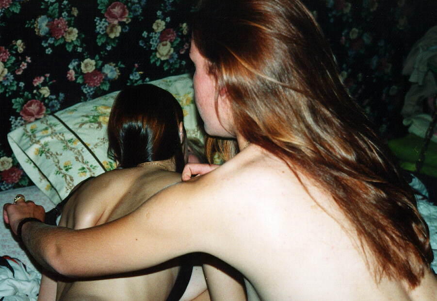 Retro archive : teens, lesbos; party 
