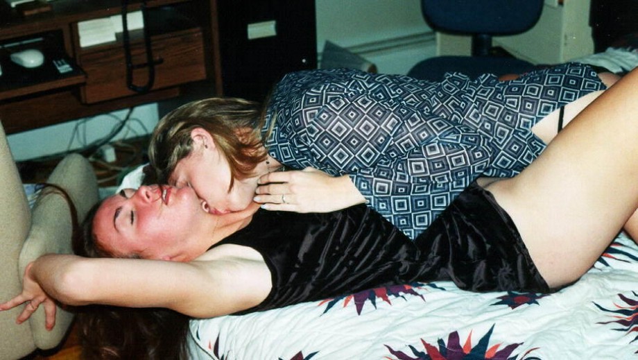 Retro archive : teens, lesbos; party 