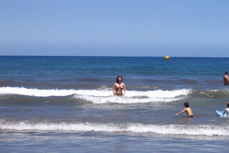 French girl, nude holidays in spain / beach pics