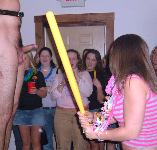 Young girls at party-  drunk teenagers - amateurs pics 22