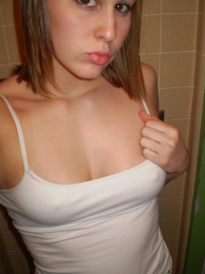 Tight athletic teen body - self pics