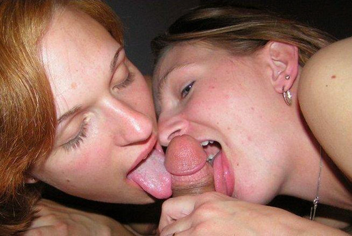Two amateurs girl sucking cock 01