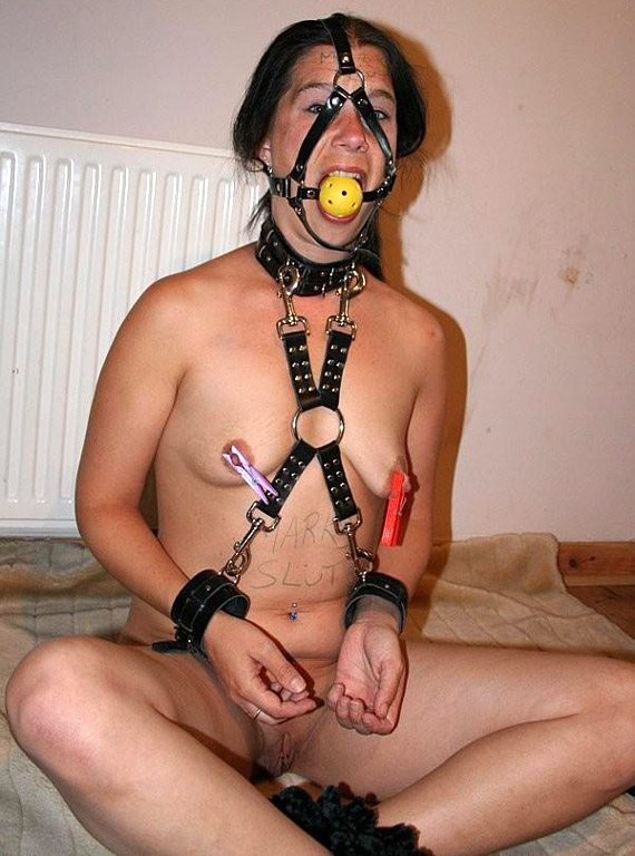 Amateur bondage and humiliation sluts nr.02