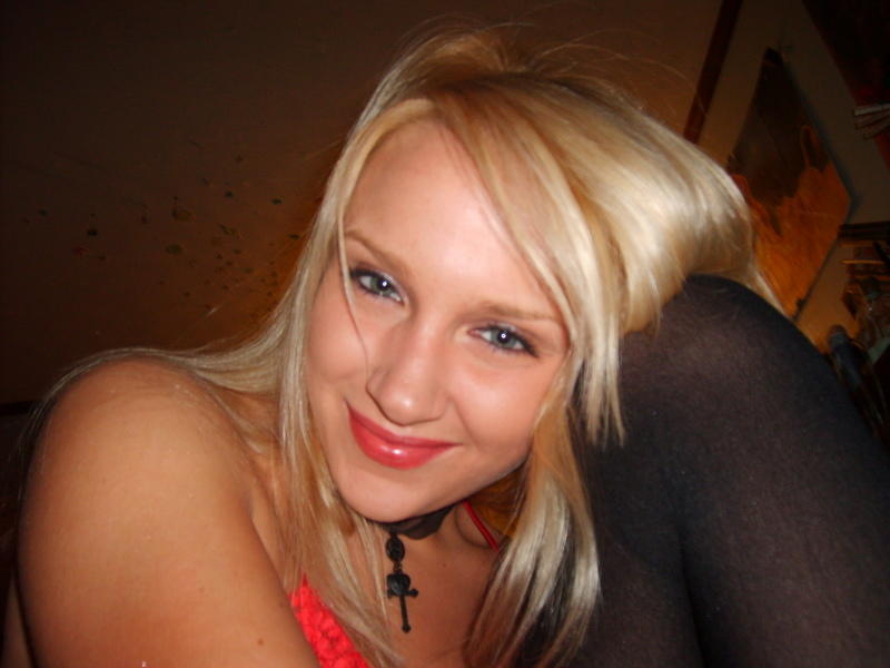 Nice blond girl and her self pics