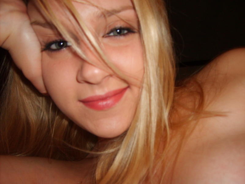 Nice blond girl and her self pics