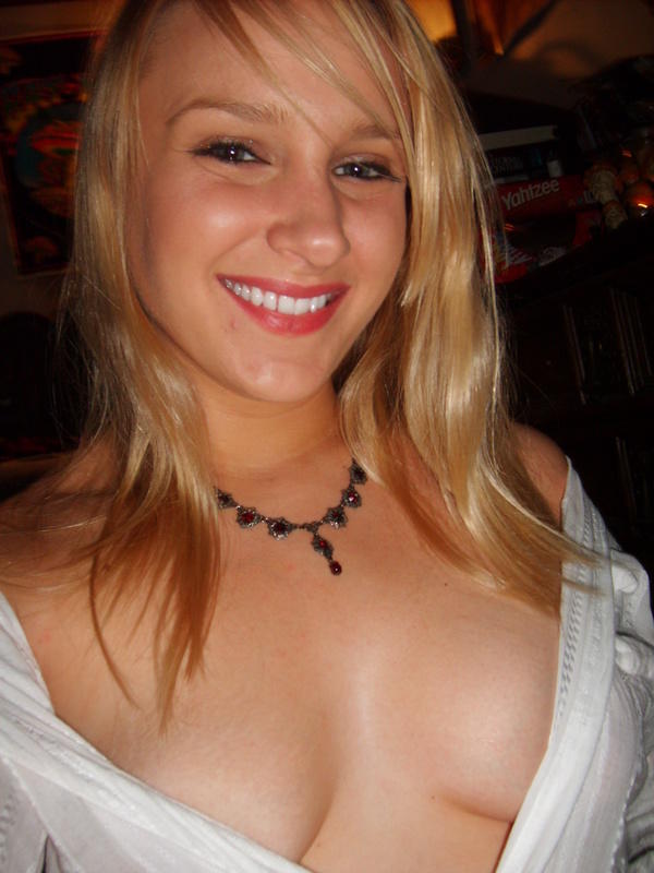 Nice blond girl and her self pics