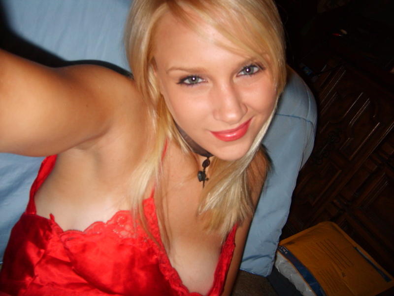 Nice blond girl and her self pics