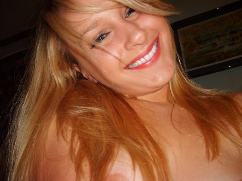 Nice blond girl and her self pics