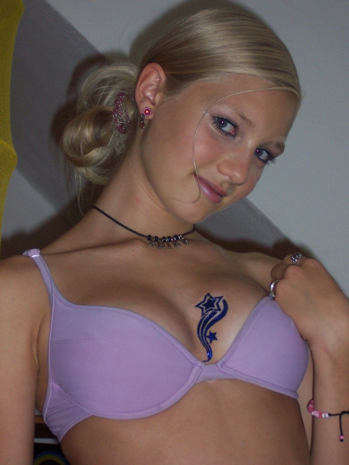 Amateur set - young girlfriend pics