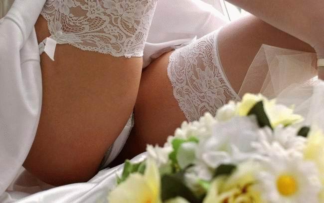 Wedding upskirt