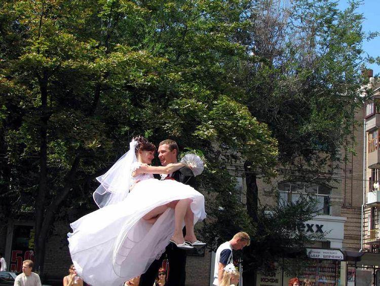 Wedding upskirt