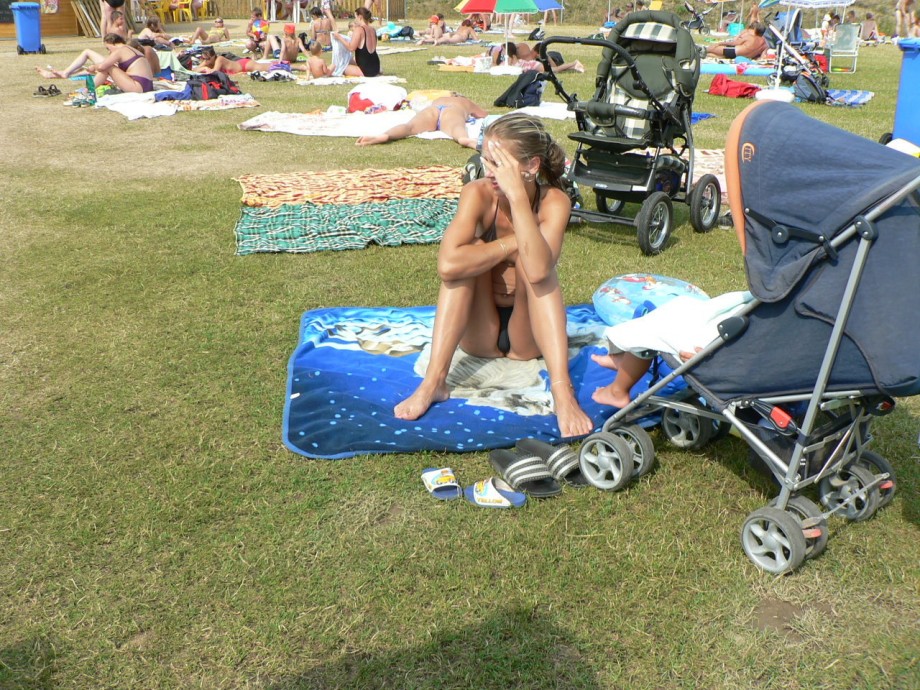 Voyeur teens at beach (bikini and topless pics)