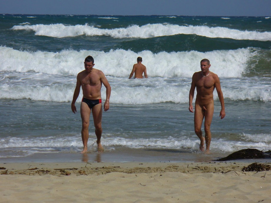 The naked beach 343 