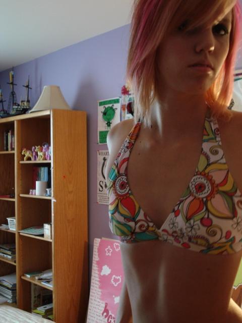 Naked emo girl