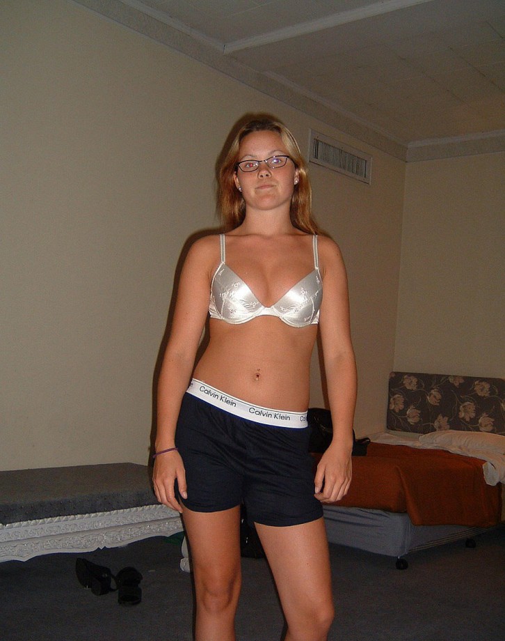 Amateur girlfriend anna on holiday 