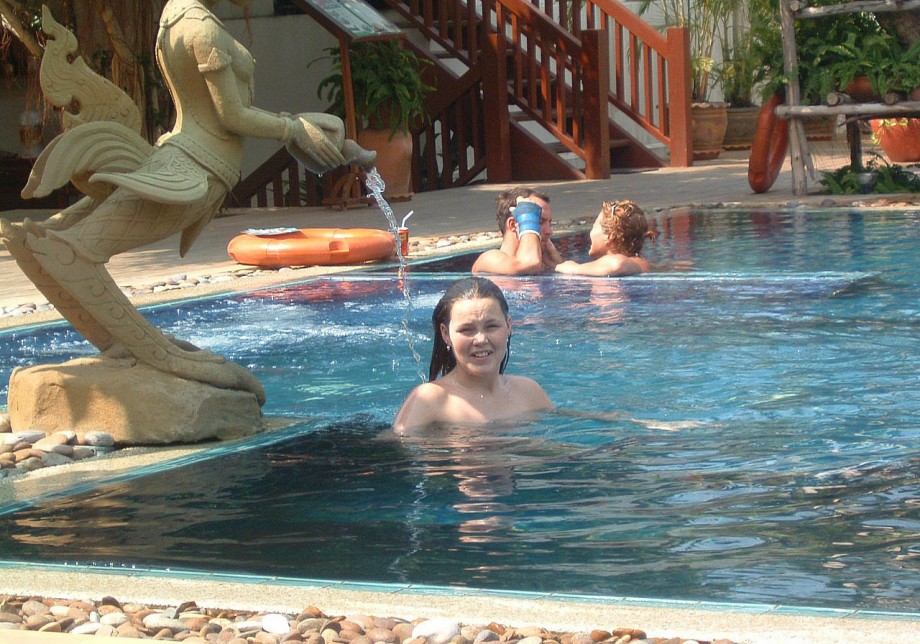 Amateur girlfriend anna on holiday 