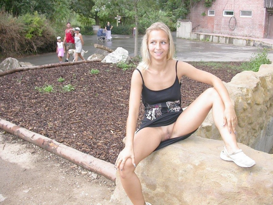 Girlfriend sarah flashing in zoo