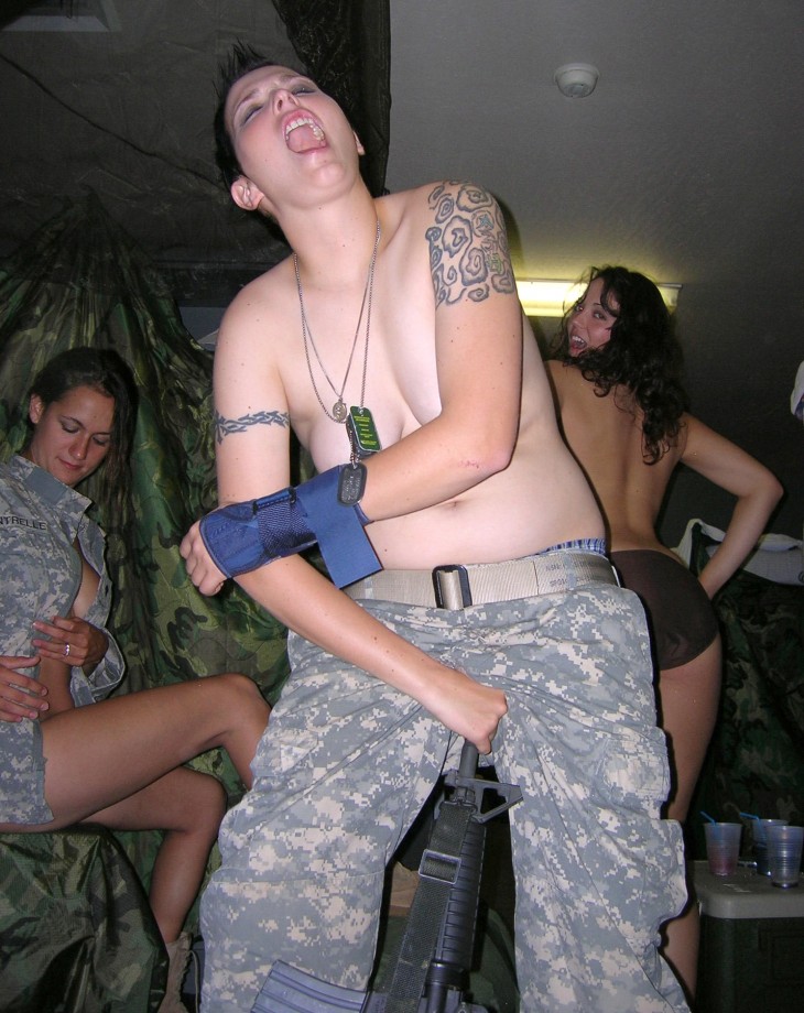 Army girls  and hers naked private pics