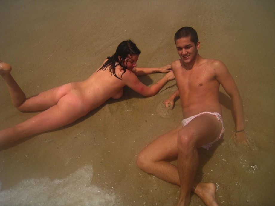 Teen on nudist beach set - young teen girl fkk 