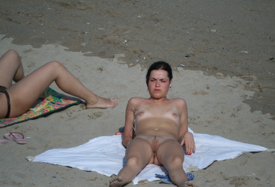 Cute outdoor nudist teens set -young bech girl fkk