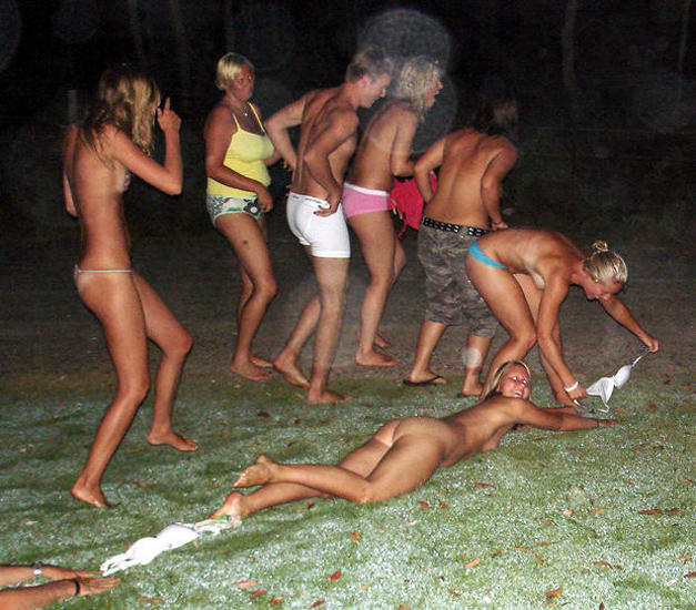 Students and their college outdoor initiations