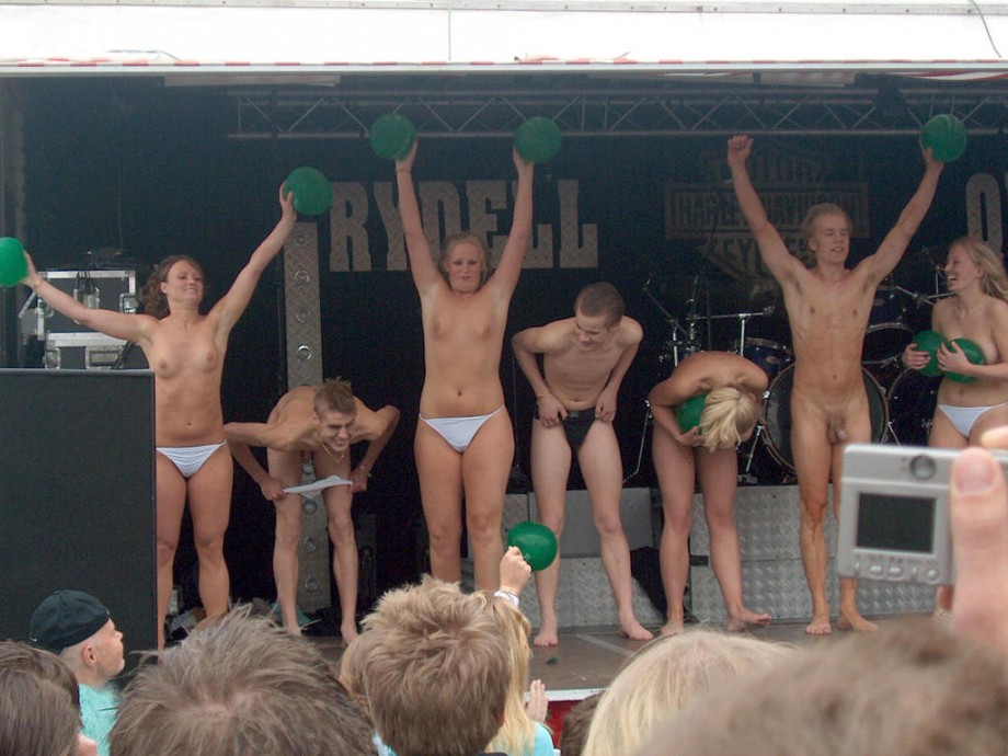 Students and their college outdoor initiations